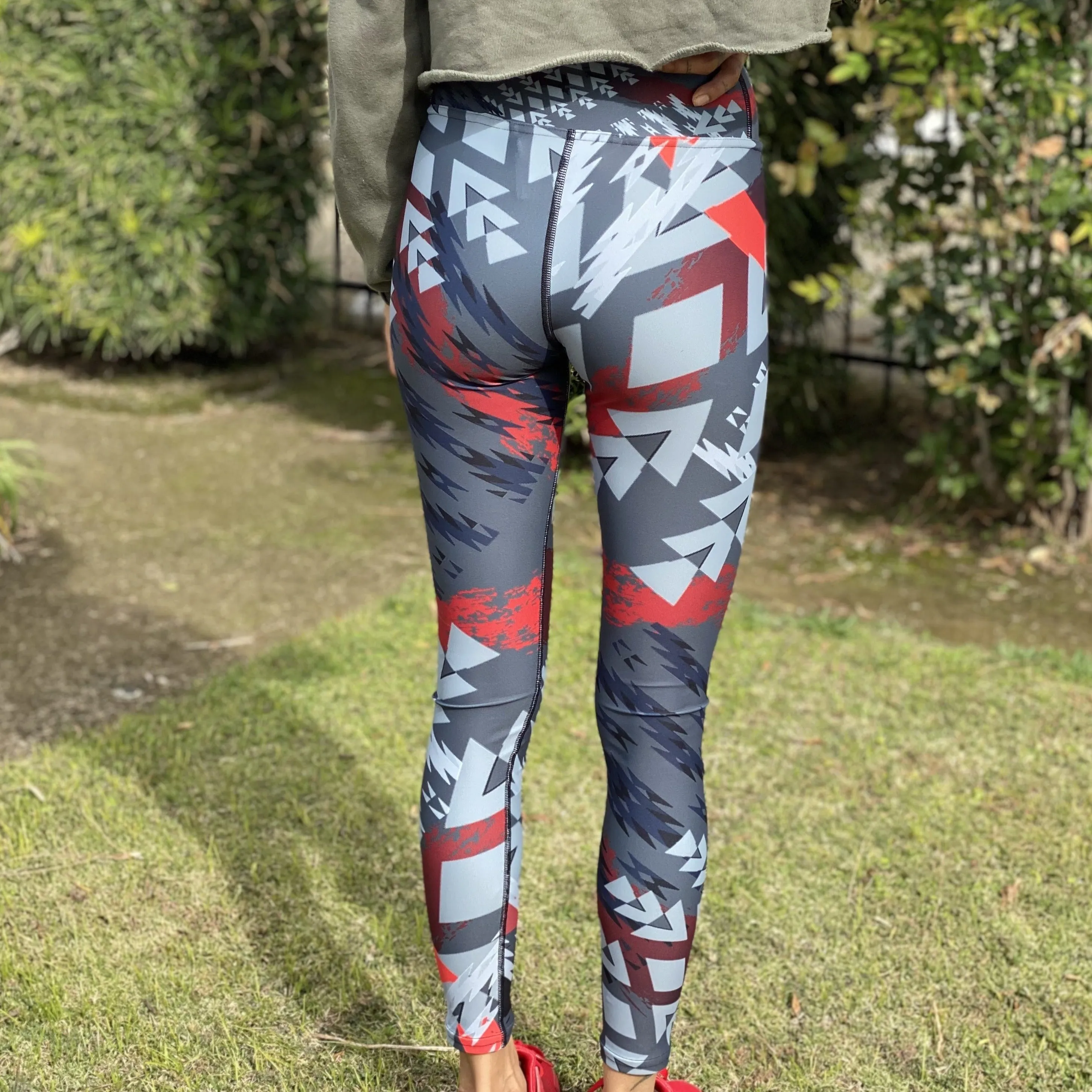 Shadow-Arrows Active Leggings